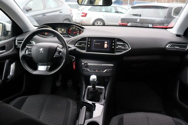 Peugeot 308 SW BlueHDi 130 Active 96 kW image number 3