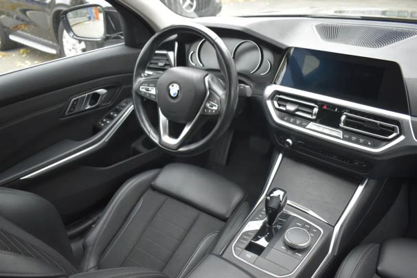 BMW 320d xDrive 140 kW image number 37