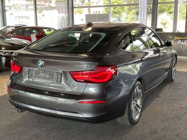 BMW 320i Sport Line 135 kW image number 4