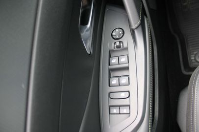 Car image 37