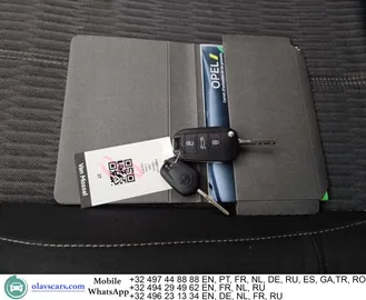 Car image 18