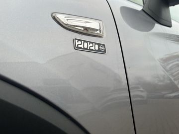 Car image 26