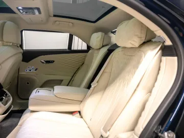 Car image 33