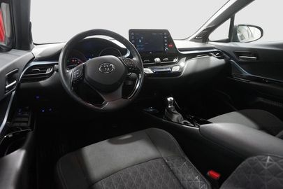 Car image 14