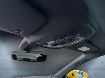 Car image 33