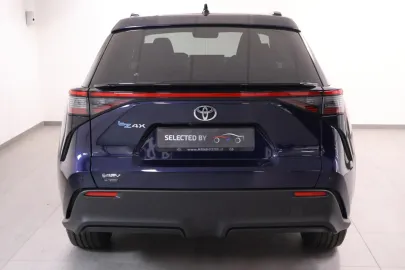 Car image 4