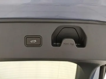 Car image 38