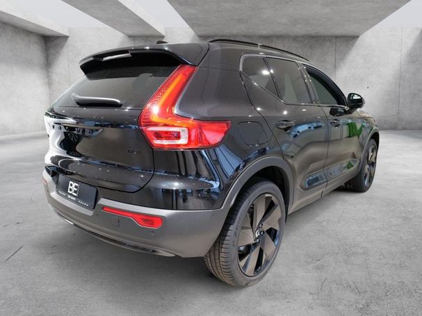 Volvo XC40 B3 Plus Black Edition 120 kW image number 4