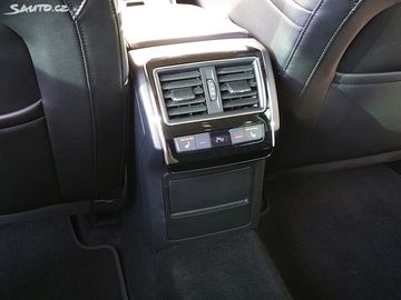 Car image 36