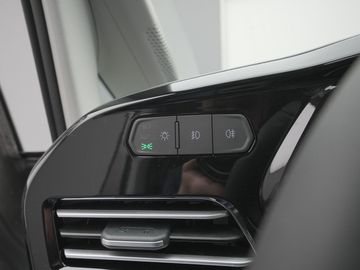 Car image 38