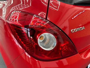 Car image 15