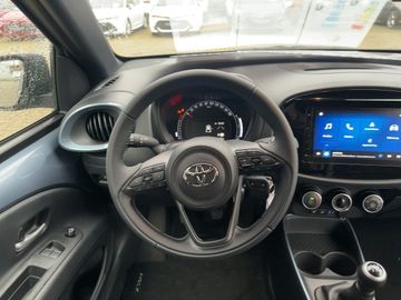 Car image 10