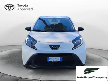 Car image 2