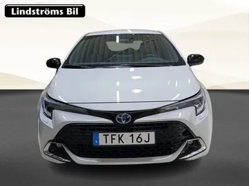 Car image 3
