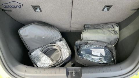 Car image 28
