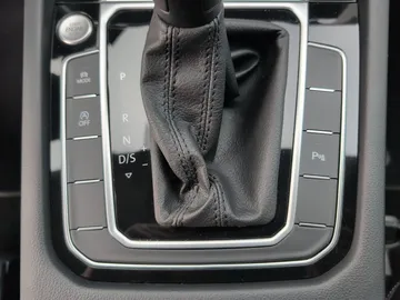 Car image 42
