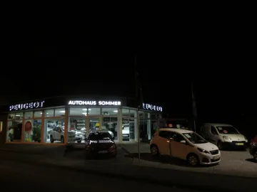 Car image 15