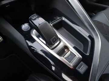 Car image 32