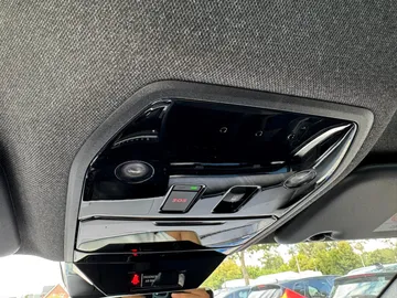 Car image 34