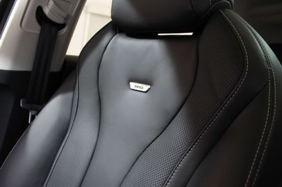 Car image 33