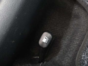 Car image 36