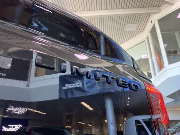 Car image 26