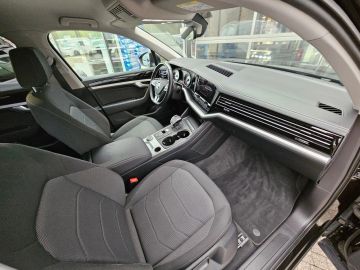 Car image 33