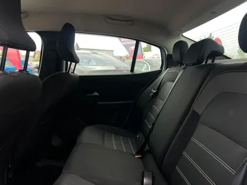 Car image 25