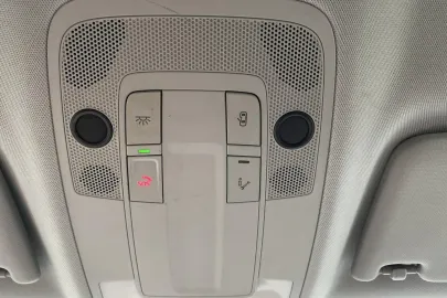 Car image 38