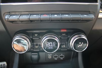 Car image 26