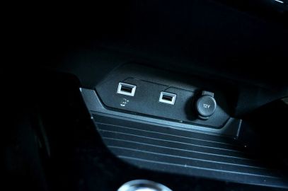 Car image 30