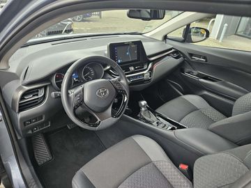 Car image 9