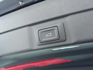 Car image 40