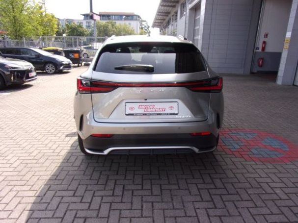 Lexus NX 450 h 225 kW image number 3