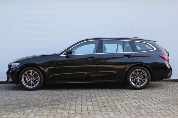 BMW 320i Touring Luxury Line 135 kW image number 3