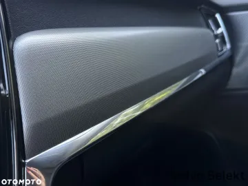 Car image 34