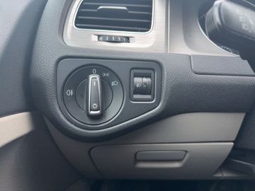 Car image 37