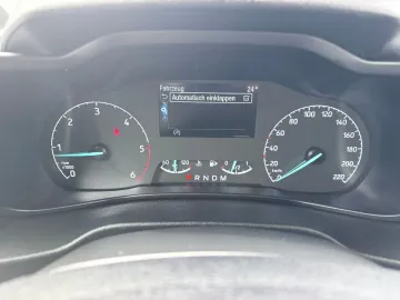 Car image 30