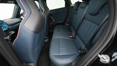 Car image 25