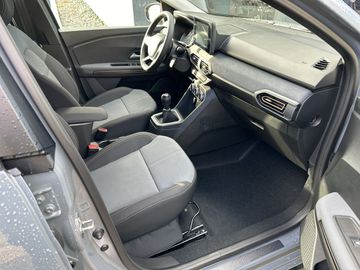 Car image 15