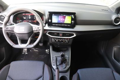 Car image 11