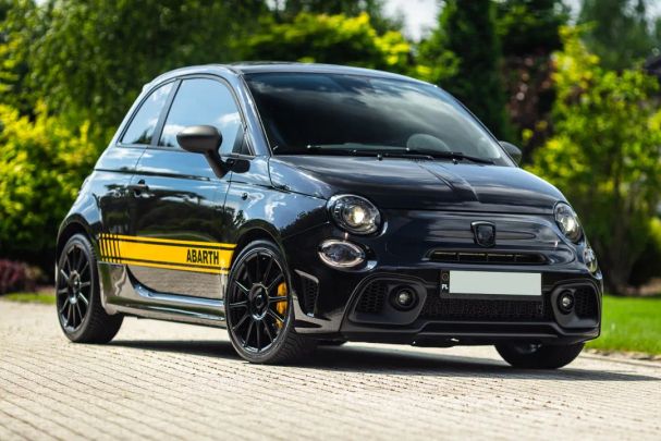 Abarth 500 1.4 16V T Jet 132 kW image number 2