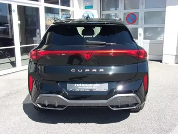 Car image 30