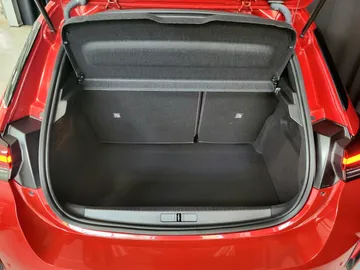 Car image 33