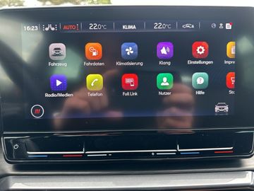 Car image 18