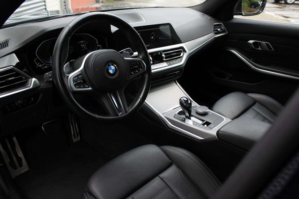 BMW 330 e Touring M Sport xDrive 215 kW image number 19