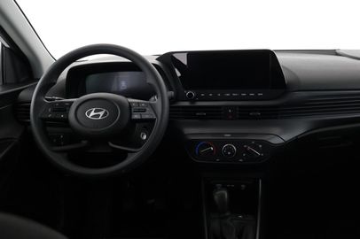 Car image 10