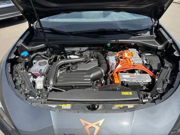 Car image 30
