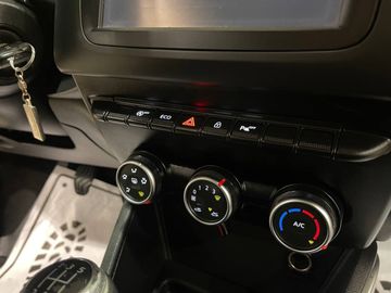 Car image 37