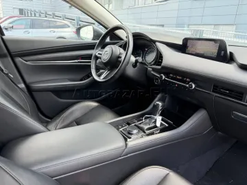 Car image 32